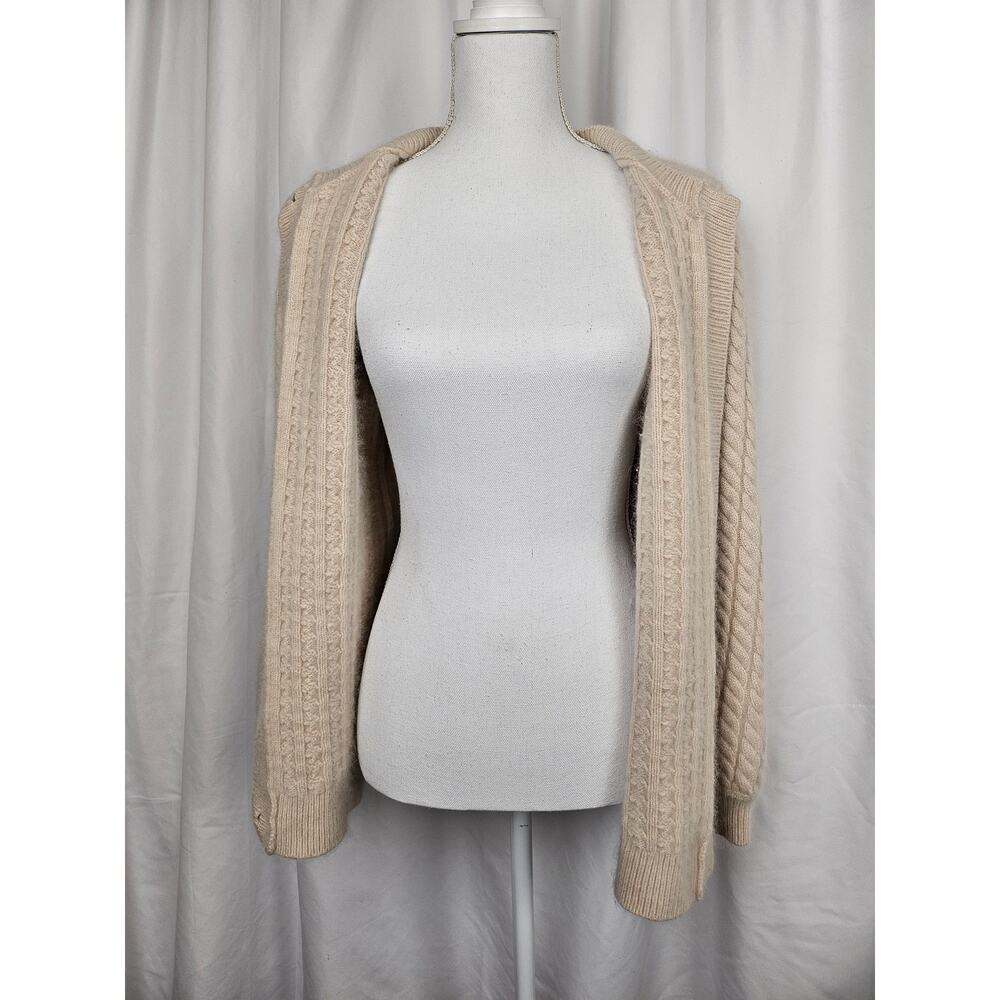 VINTAGE BEIGE CABLE KNIT CARDIGAN – 8-BUTTON FRONT – MEDIUM FIT – SOFT TEXTURE - Picture 4 of 9